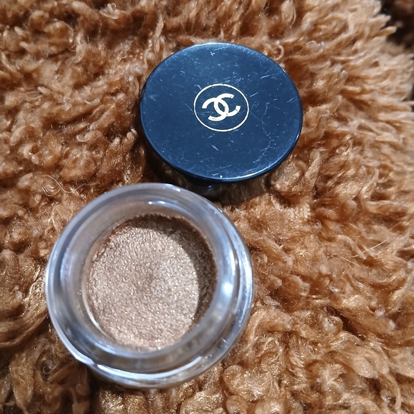 CHANEL Other - CHANEL Shimmering Gold Eyeshadow